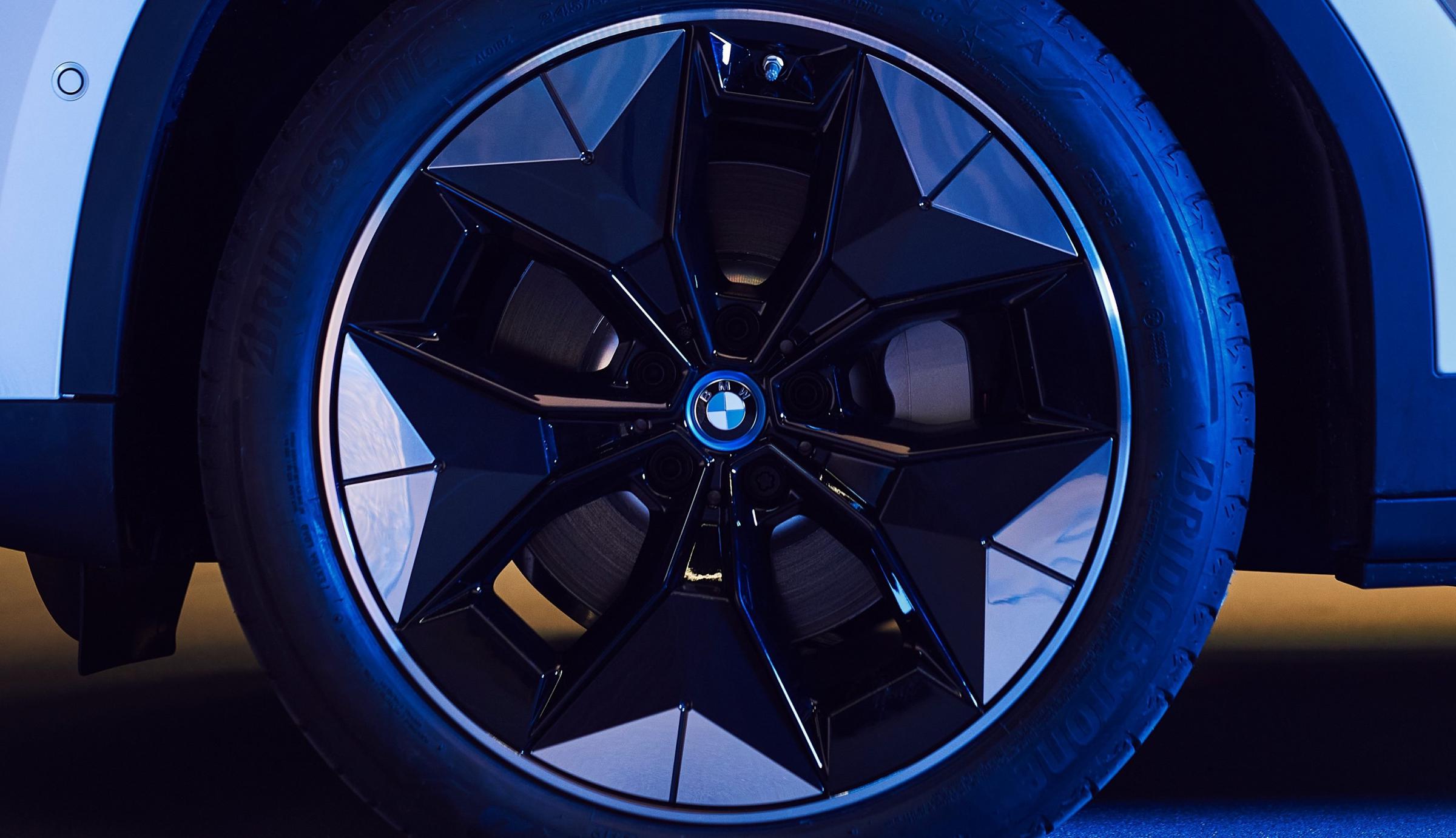 Name:  BMW iX3 i4 Aerodynamic Wheels1 2.jpg
Views: 7484
Size:  238.1 KB
