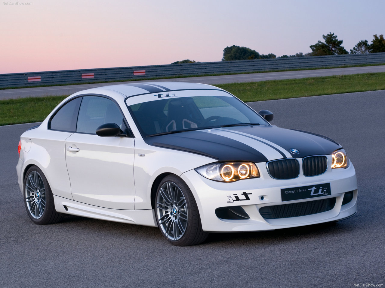 Name:  BMW-1-Series_tii_Concept-2007-1280-01.jpg
Views: 5194
Size:  221.6 KB
