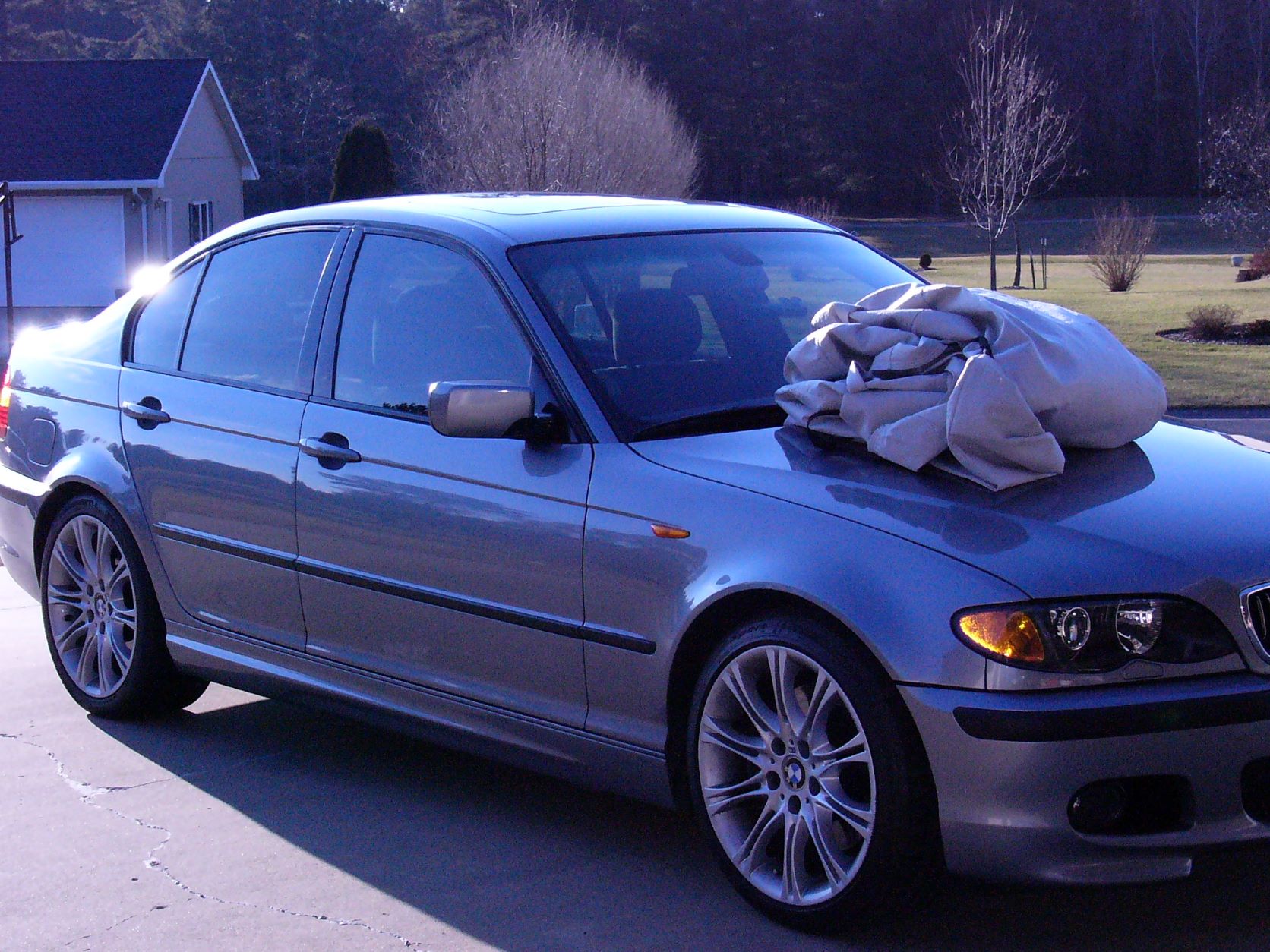 Name:  bmw330izhp.JPG
Views: 997
Size:  359.3 KB