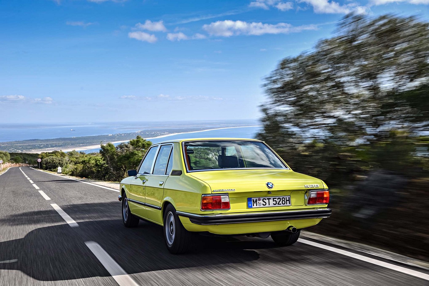 Name:  BMW-5-Series-E12-rear-three-quarter-in-motion-05.jpg
Views: 1620
Size:  331.1 KB