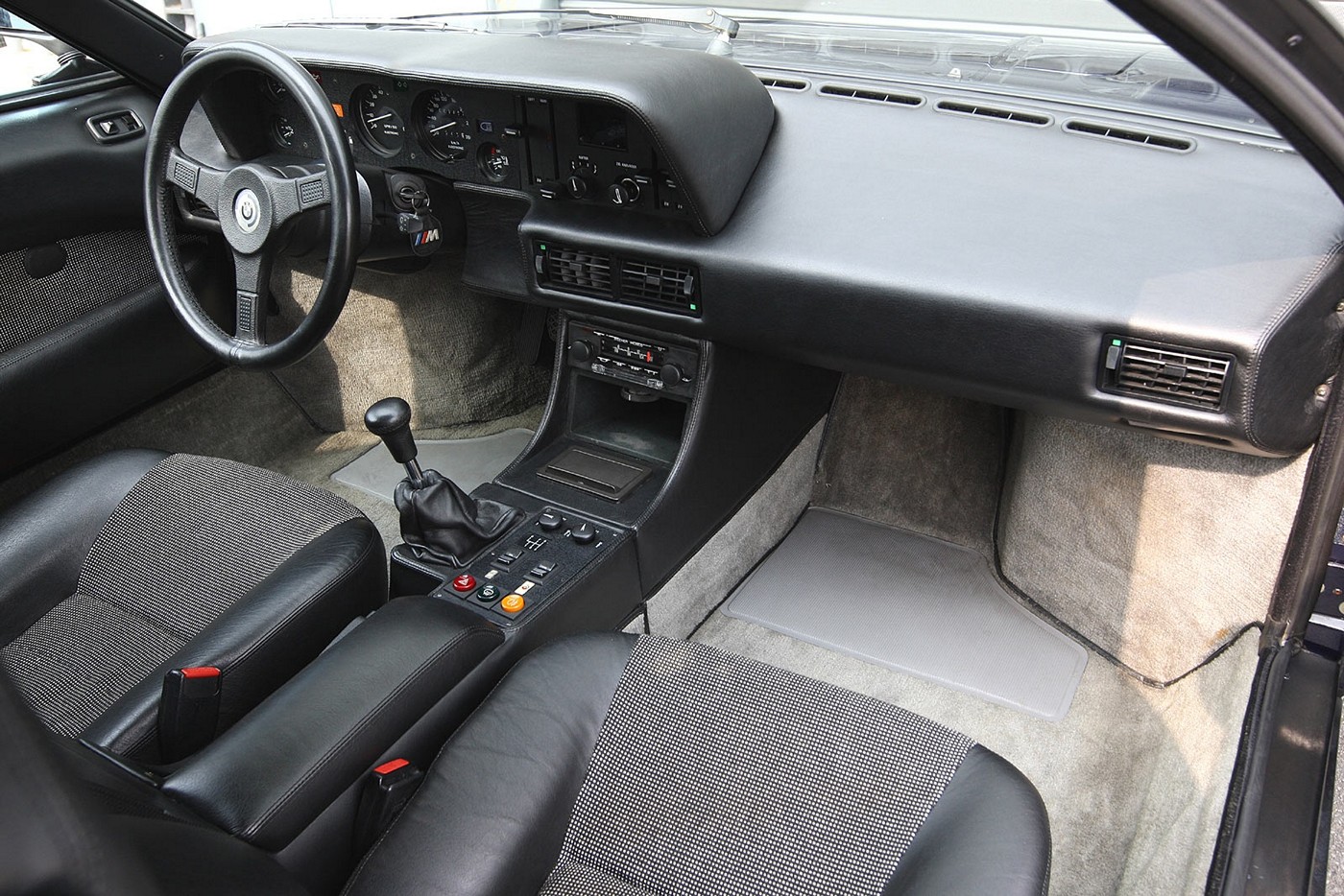 Name:  1978-1981 BMW M1 [34].jpg
Views: 12635
Size:  387.9 KB